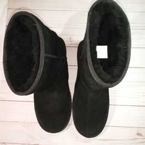 Koolaburra by UGG New Condition 10 WM color black
